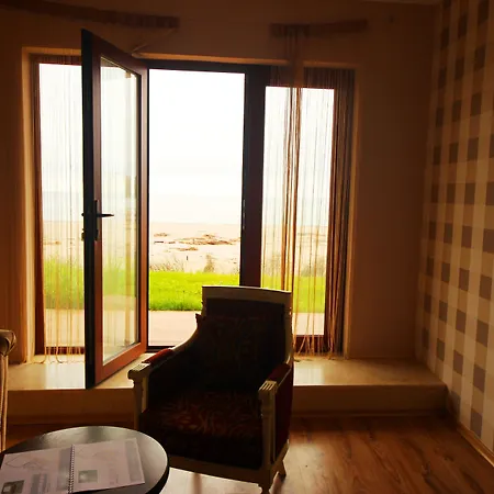 Menada Rocamar Carewo