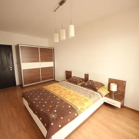 Menada Rocamar * Carewo